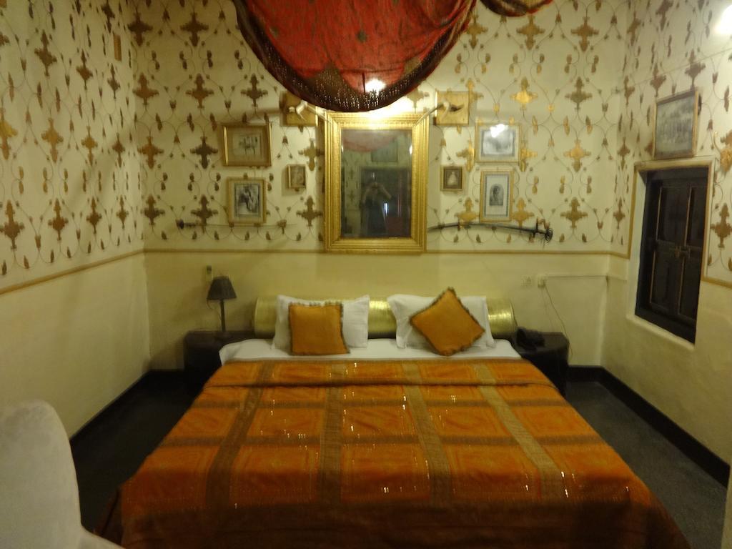 Hotel Bhairon Vilas Биканер Стая снимка